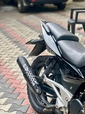 Bajaj Pulsar 180 2011