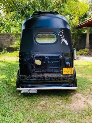 Bajaj RE 2017