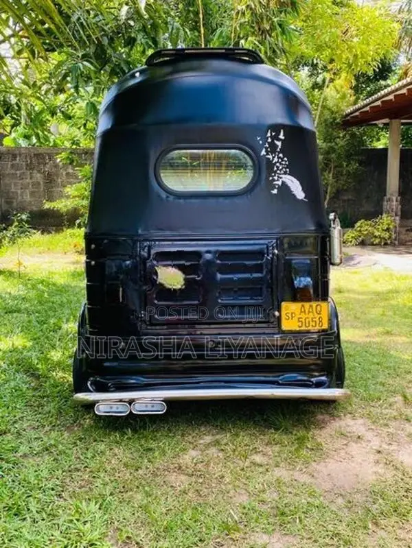 Bajaj RE 2017