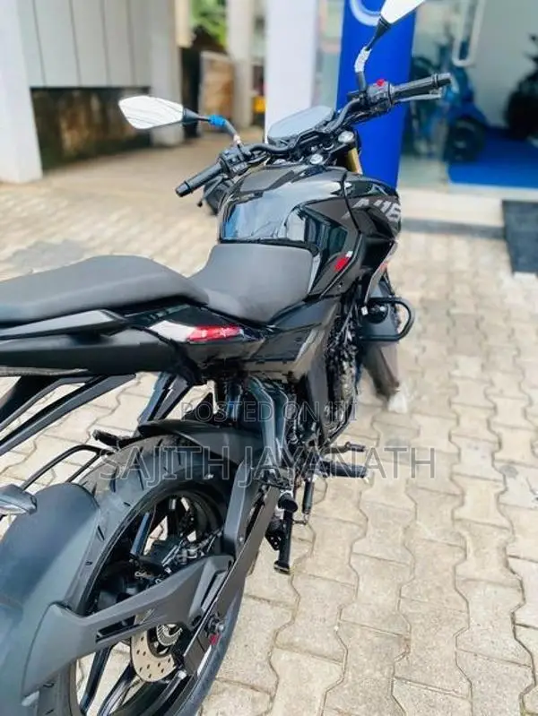 Bajaj Pulsar N160 Premium 2026