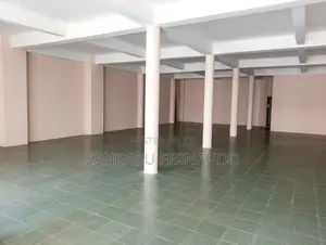 Main Road Facing Commercial Floor for Rent in Maradana P400