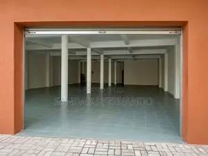 Main Road Facing Commercial Floor for Rent in Maradana P400