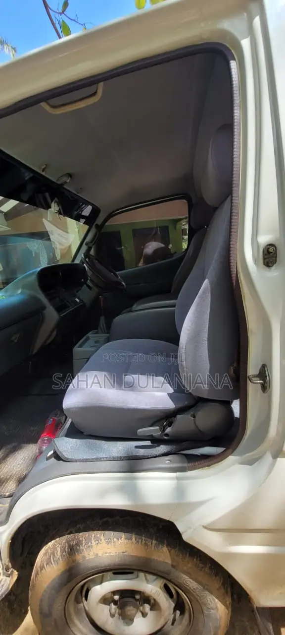 Toyota HiAce 1991 White