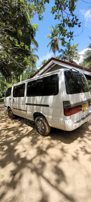 Toyota HiAce 1991 White