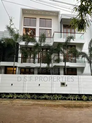 A Brand New Super Three Story Luxury House in Nearby Battaramulla