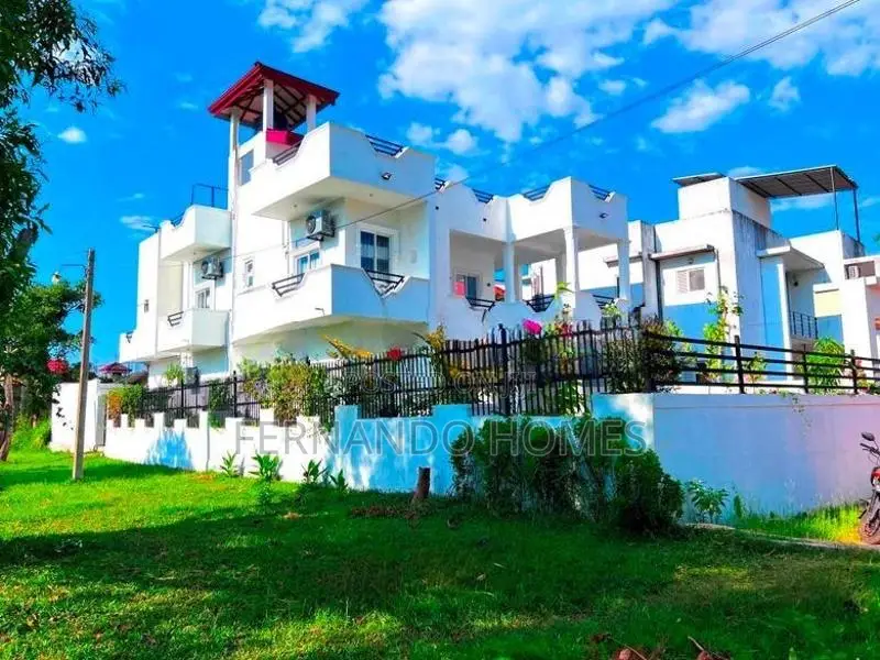 3 Storied Modern House with 16P Land Sale Negombo