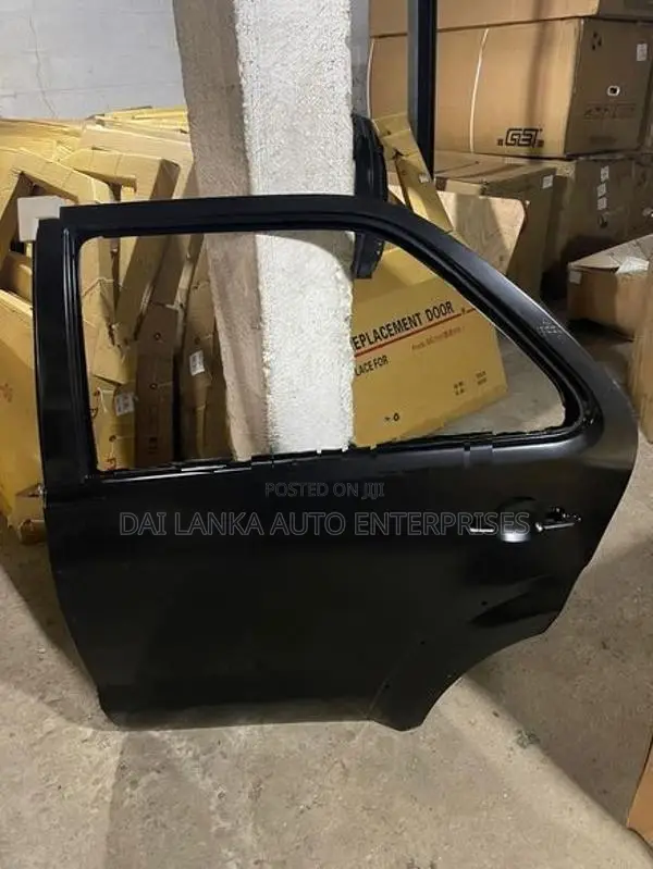 Toyota Fortuner Rear Door Panel