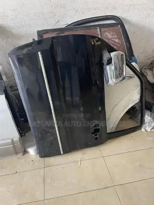 Mitsubishi Montero V98 Door Panel