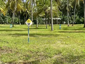 මැල්සිරිපුර නගරයෙන් සීතල පරිසර ඉඩමක්