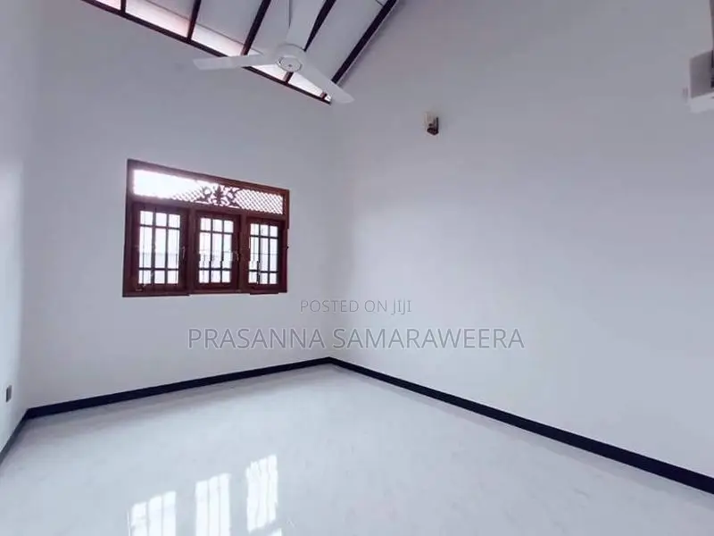 අති සුඛෝපභෝගී අලංකාර නවීනතම සුවිසල් දෙමහල් නිවස විකිණීමට piliyandala