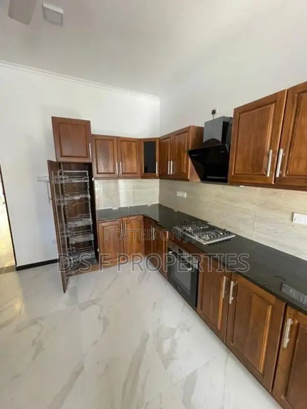 A Brand New Super Three Story Luxury House in Nearby Battaramulla