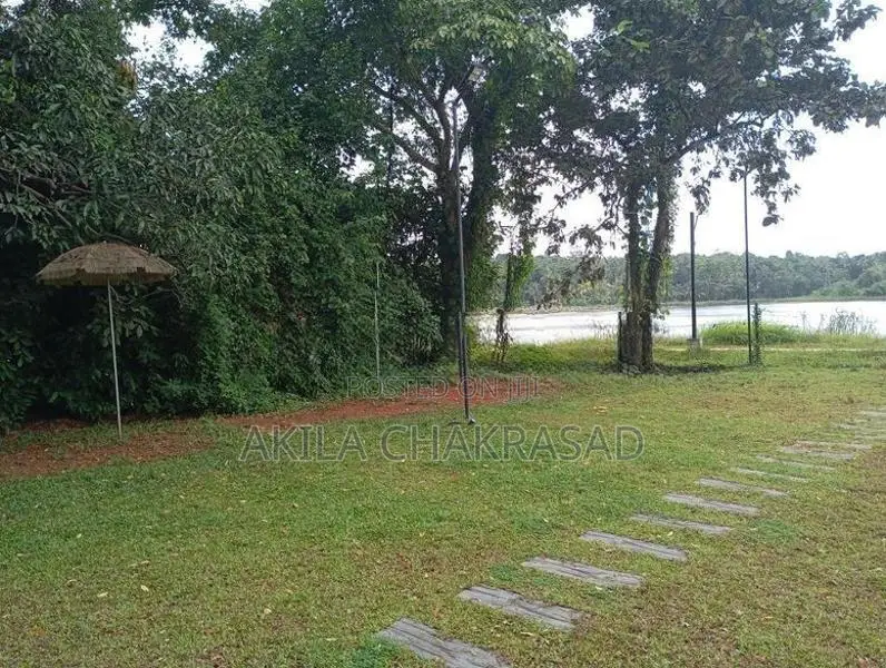 160 Land with Cabana forsale in Katunayaka Ja-Ela