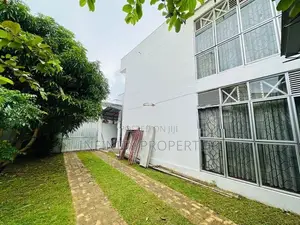 (IP474) 03 Storey House for Sale in Nugegoda