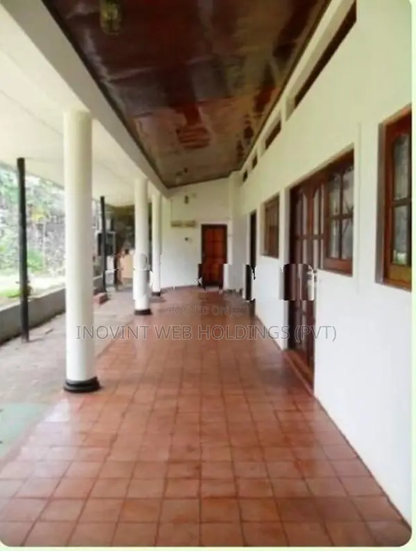 Lakefront House for Sale in Boralesgamuwa