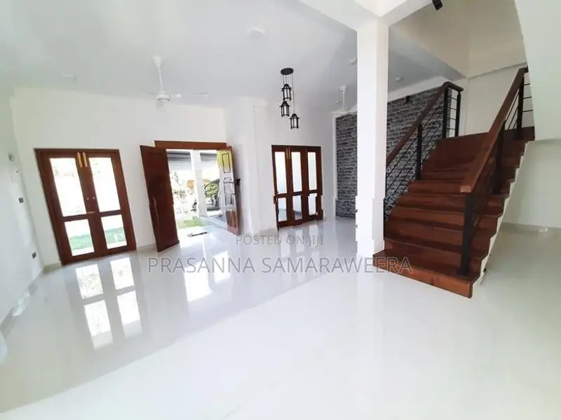 අති සුඛෝපභෝගී අලංකාර නවීනතම සුවිසල් දෙමහල් නිවස විකිණීමට පිළියන්දල