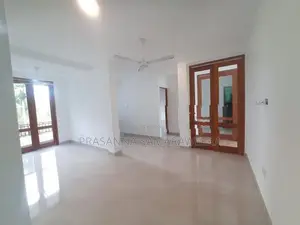 Brand New solid Modern super luxury piliyandala close by