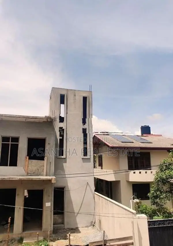 half Build 02 story house With 11 P Sale At Borupana Rathmalana
