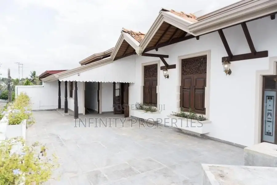 (ARN368) Modern Designed Luxury 3 Story House for Sale in Baddagana