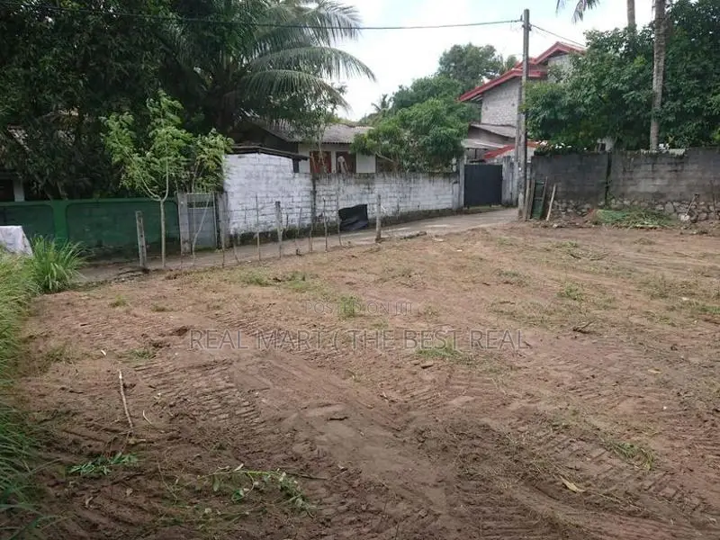 Kaduwela : 10 Perches Bare Land for sale in Waduranmulla
