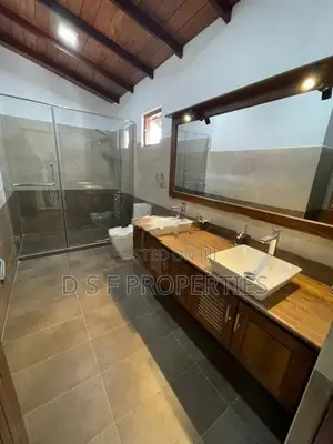 A Brand New Super Three Story Luxury House in Nearby Battaramulla