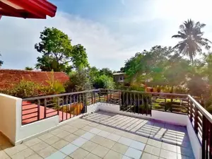 පිලියන්දල නගරයෙන් පර්චස් 30 ක් තෙමහල් නිවසක් විකිණීමට
