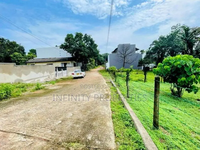 (ARN324) Facing Lake 16 P Land Darmapala Mawatha, Battramulla