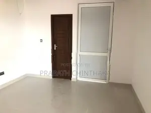 Building for Rent in Colombo 08