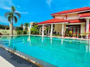 Negombo BeachSide 20p Land With Swimming Pool House For Sale In