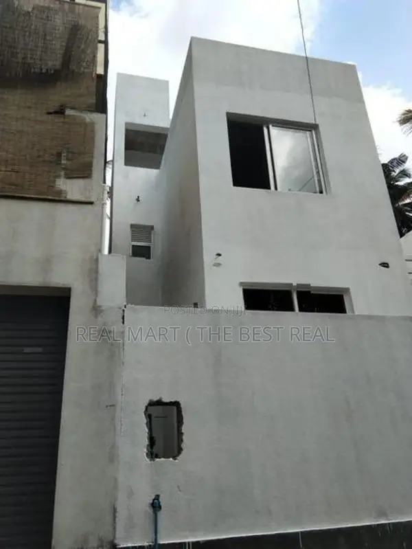 Kadawatha : 4BR (6P) New House for Sale
