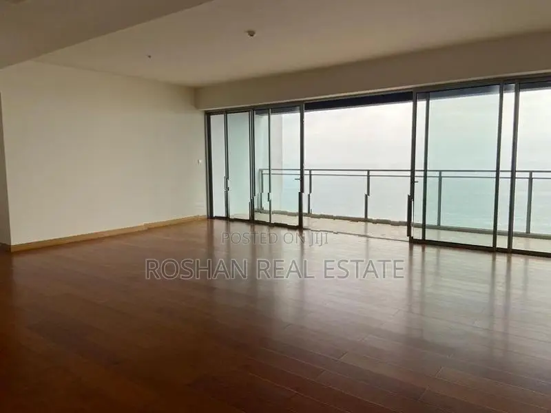Shangri-la Apartment Fort City View For Sale BOJ25611