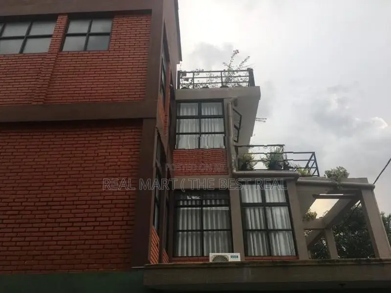 Nugegoda : 9BR (8P) Fully Furnished Luxury House for Sale