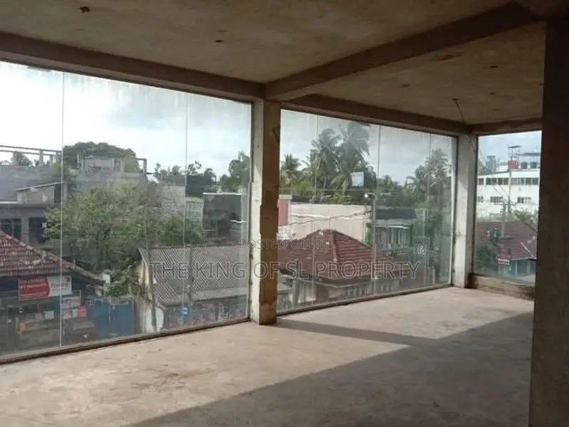 Building for sale in Kotte