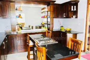 Luxury House for sale in Thalawathugoda