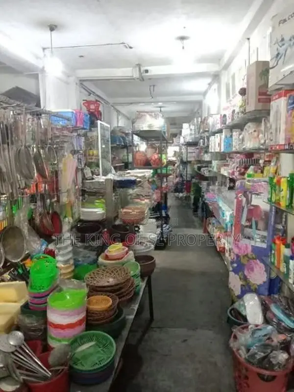 Building for sale in Kotte