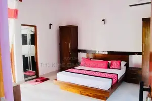 Luxury House for sale in Thalawathugoda
