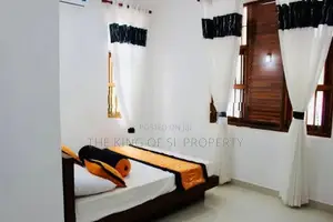 Luxury House for sale in Thalawathugoda