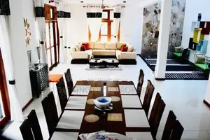 Luxury House for sale in Thalawathugoda