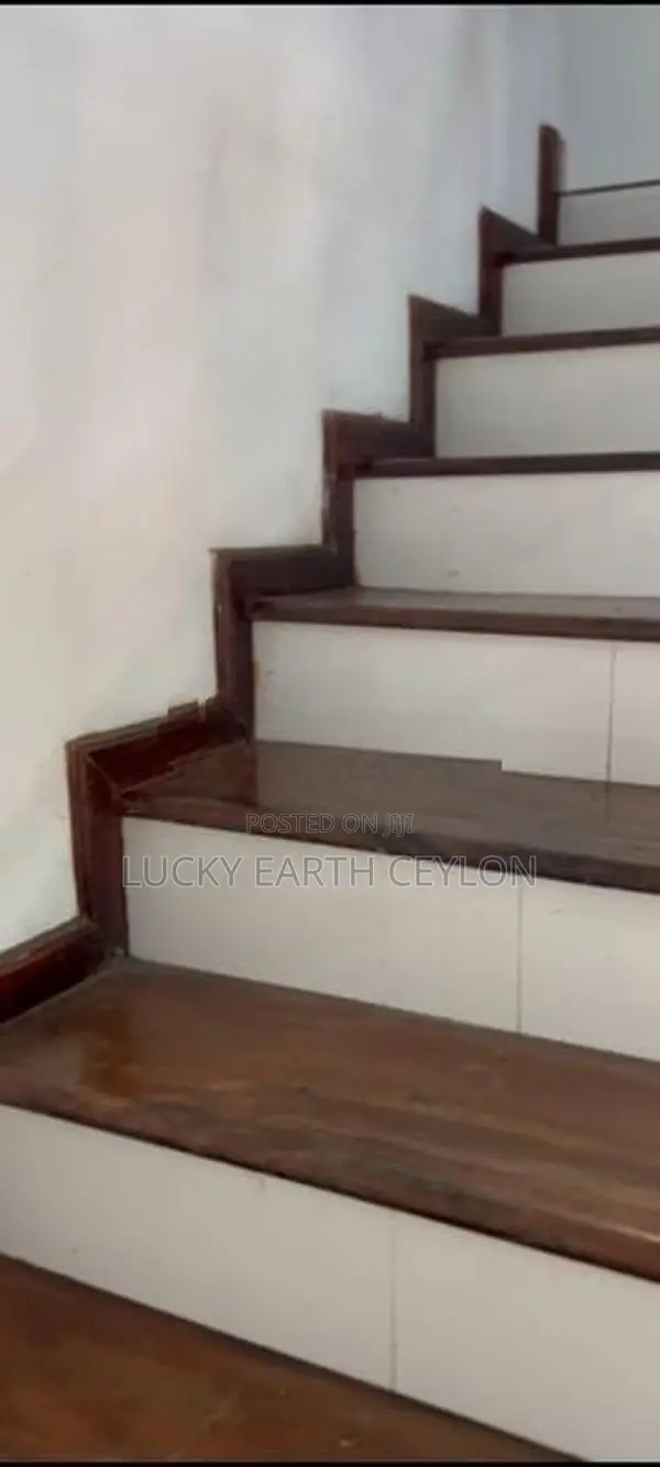 Dehiwala 5 Story Commercial Building for Sale (S130)