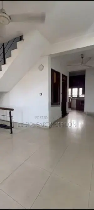 Dehiwala 5 Story Commercial Building for Sale (S130)
