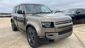 Land Rover Defender Urban Edition 2025