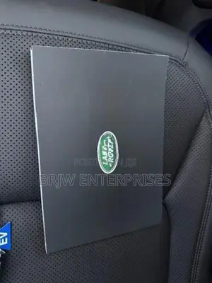 Land Rover Defender P400e Black Edition 2025