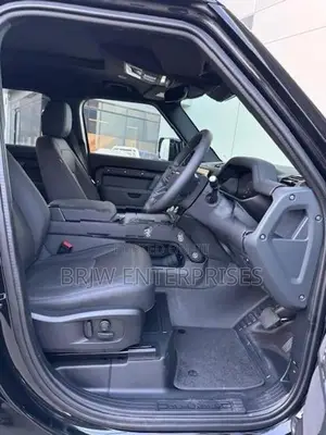 Land Rover Defender P400e Black Edition 2025