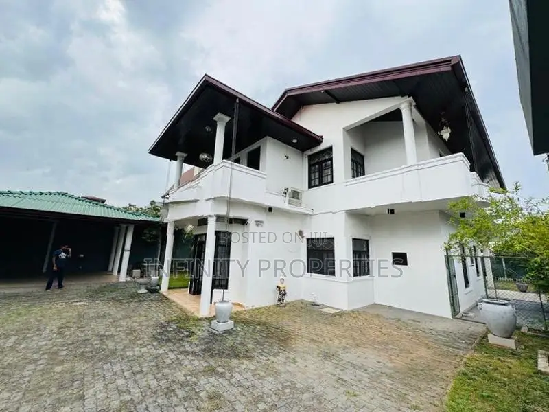 02 Story House With 33.14 Sale At Thalahena, Battaramulla