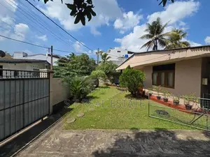 20P Residential Land with Single Storey House for Sale in Ethul Kotte