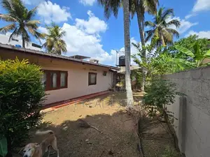 20P Residential Land with Single Storey House for Sale in Ethul Kotte