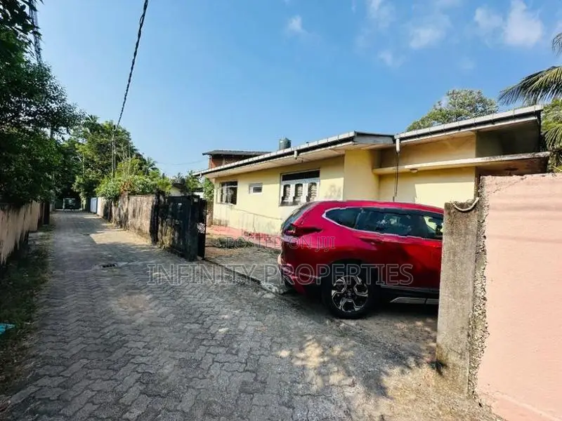 (AFA996) 21.5 P Property Sale at Kumaragewatha Pelawatha Battramulla
