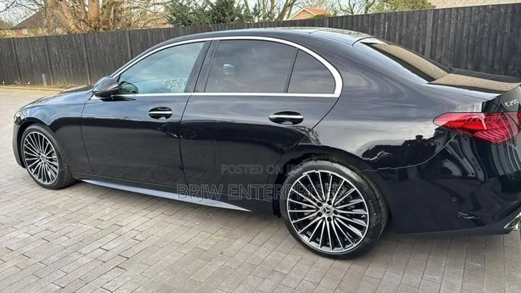 Mercedes Benz C200 AMG Premium Plus 2025