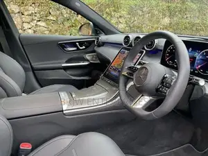 Mercedes Benz C200 AMG Premium Plus 2025