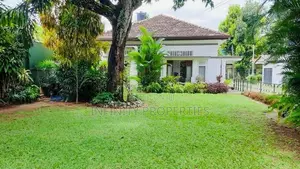 (AFA17) Land with House for Sale at Veluwana Road Colombo