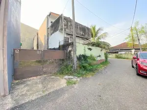 8.6 P Land with Property Sale At 1st lane Pagoda Road Nugegoda